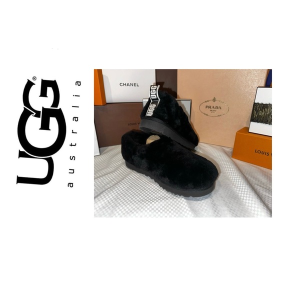 ⭐️Fall Sale ⭐️UGG Black Classic Cozy Booties Slippers.  Women’s 10 - Picture 1 of 10
